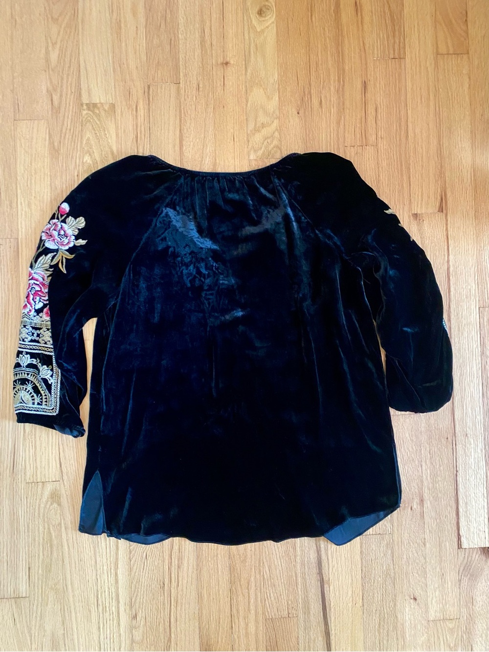 Johnny Was Black Silk-Blend Velvet Embroidered Blouse - Picture 6 of 12
